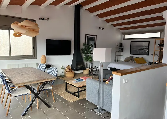 Big Family House In The Center Of El Port De La Selva