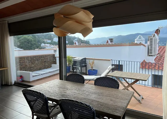 Big Family House In The Center Of El Port De La Selva