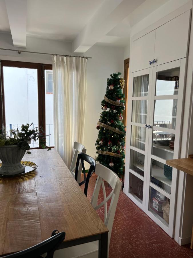 Big Family House In The Center Of Appartement El Port De La Selva