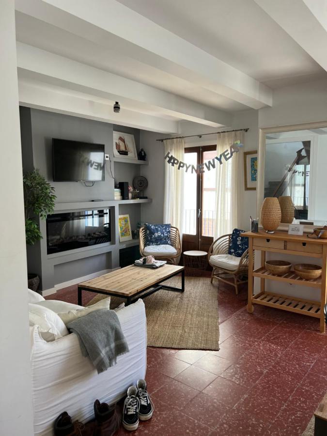 Big Family House In The Center Of Appartement El Port De La Selva